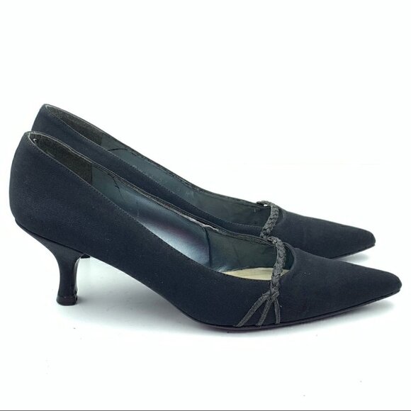 Stuart Weitzman heels sz 8 black silk pointy toe - Picture 1 of 11